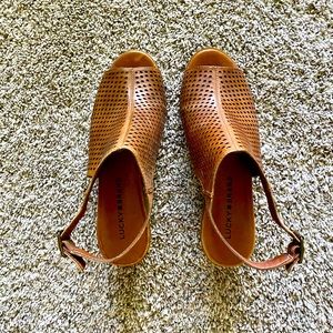 Size 8 Lucky Brand leather sandals